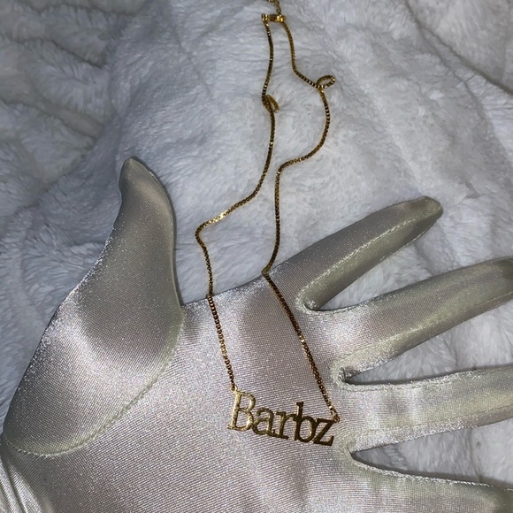 ‘Barbz’ gold tone necklace w/ extender - Picture 1 of 3